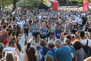 Τριήμερο δρομικό πάρτι με 7.000 δρομείς και υψηλές επιδόσεις