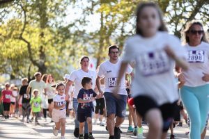 Μικροί δρομείς, οικογένειες, μωρά και ΑμεΑ γέμισαν με χαμόγελα το Ioannina Lake Run