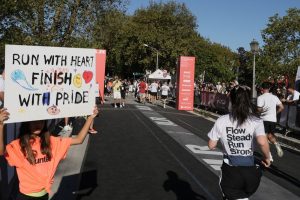 Τριήμερο δρομικό πάρτι με 7.000 δρομείς και υψηλές επιδόσεις