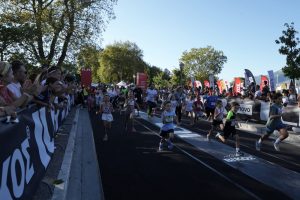 Μικροί δρομείς, οικογένειες, μωρά και ΑμεΑ γέμισαν με χαμόγελα το Ioannina Lake Run